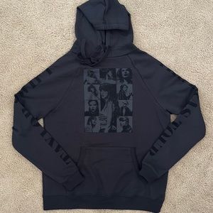 TAYLOR SWIFT CONCERT MERCH - BLACK TAYLOR SWIFT HOODIE